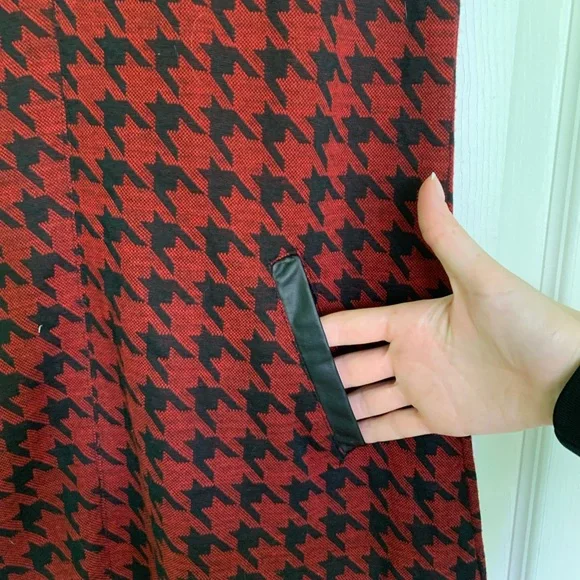 Red Dress - Picture 3 of 5